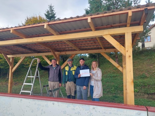 Prístrešok pri ihrisku - podpora športu