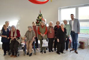 Veolia spríjemnila vianočné sviatky 400 seniorom v Bratislave a Košiciach